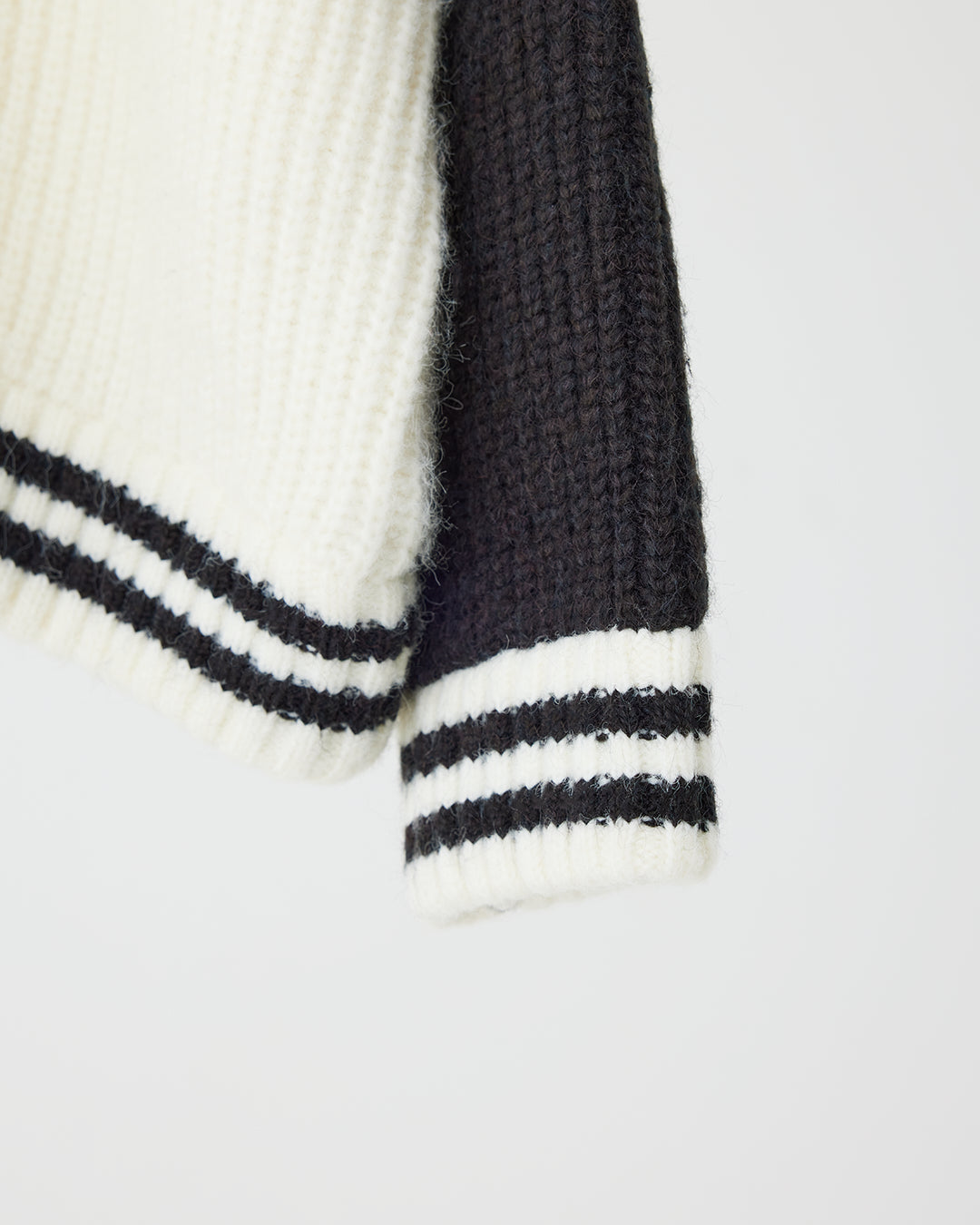 【LOILE】Knit stadium jumper