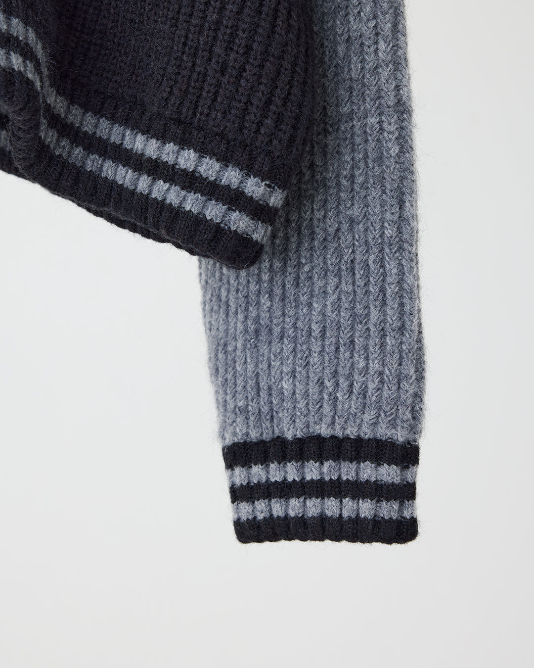 【LOILE】Knit stadium jumper